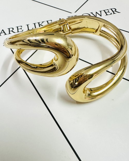 Stylish Golden Bracelet