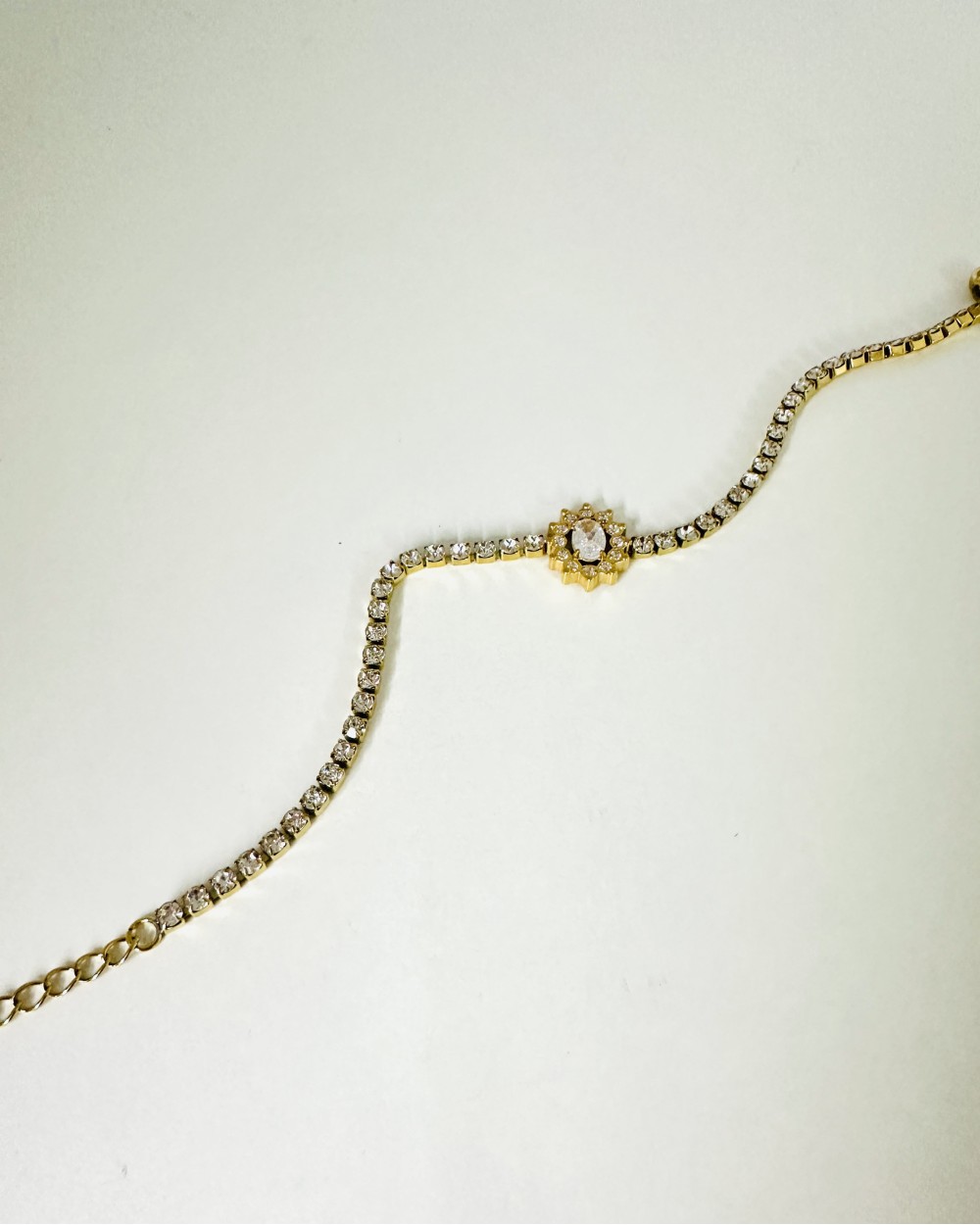 SHINY GOLDEN BRACELET