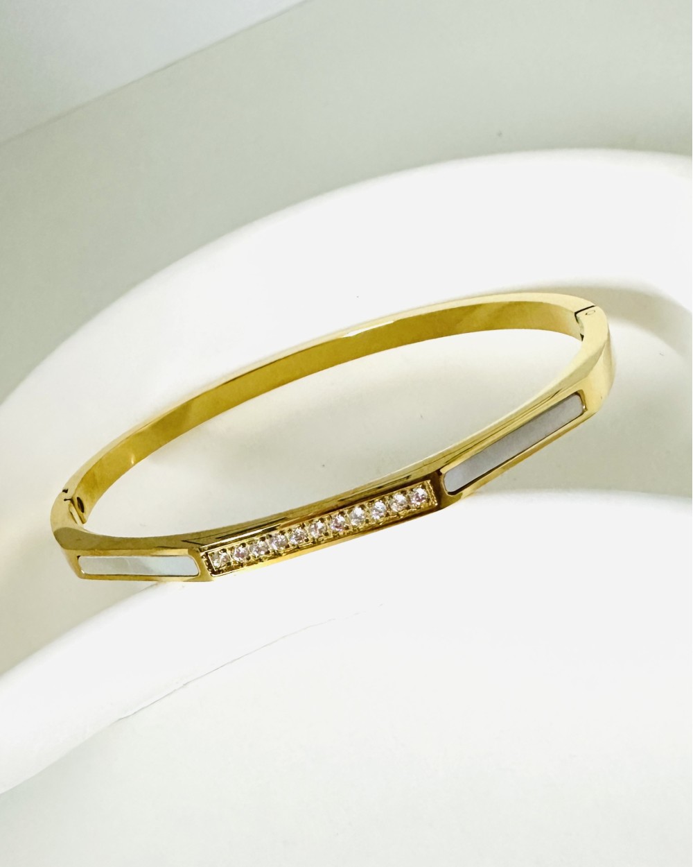 GOLDEN BRACELET