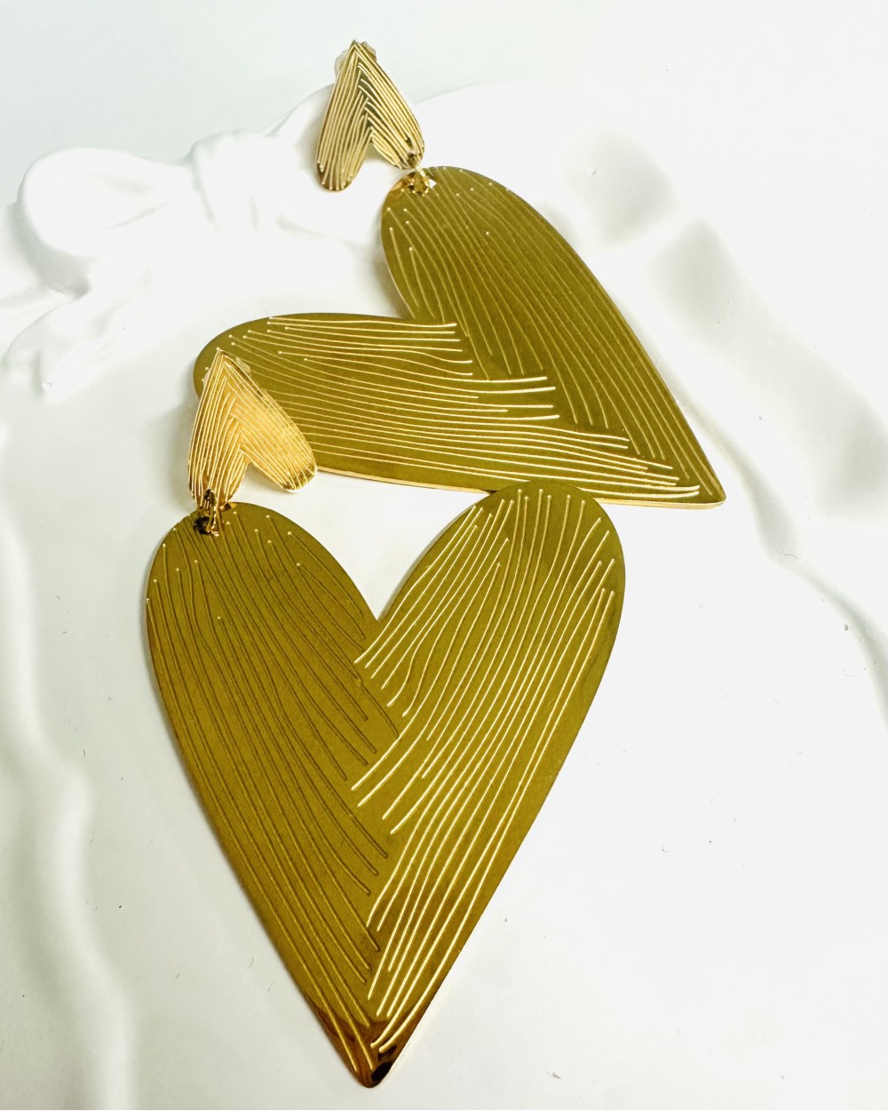 GOLDEN HEART EARRING