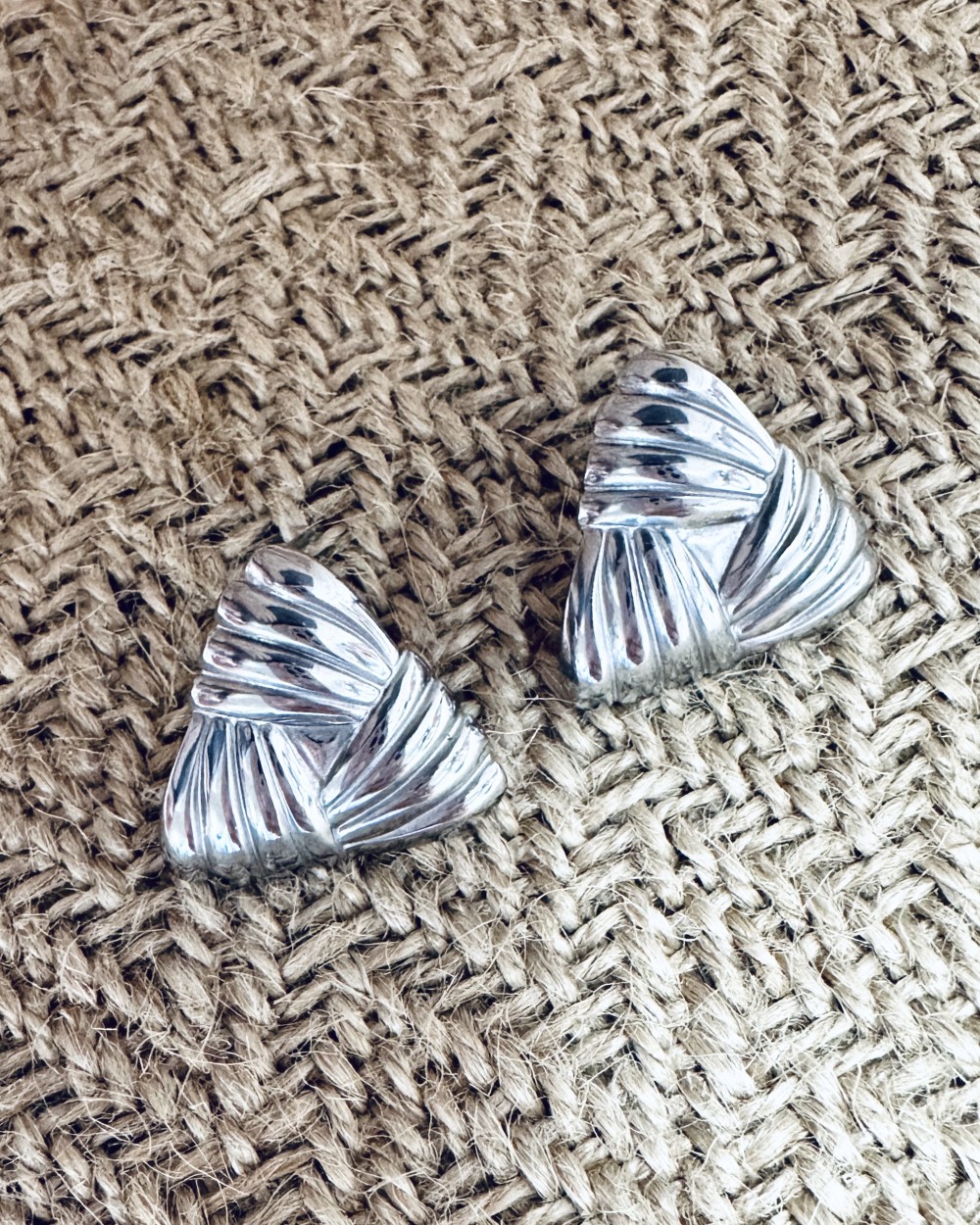 SILVER EARRING
