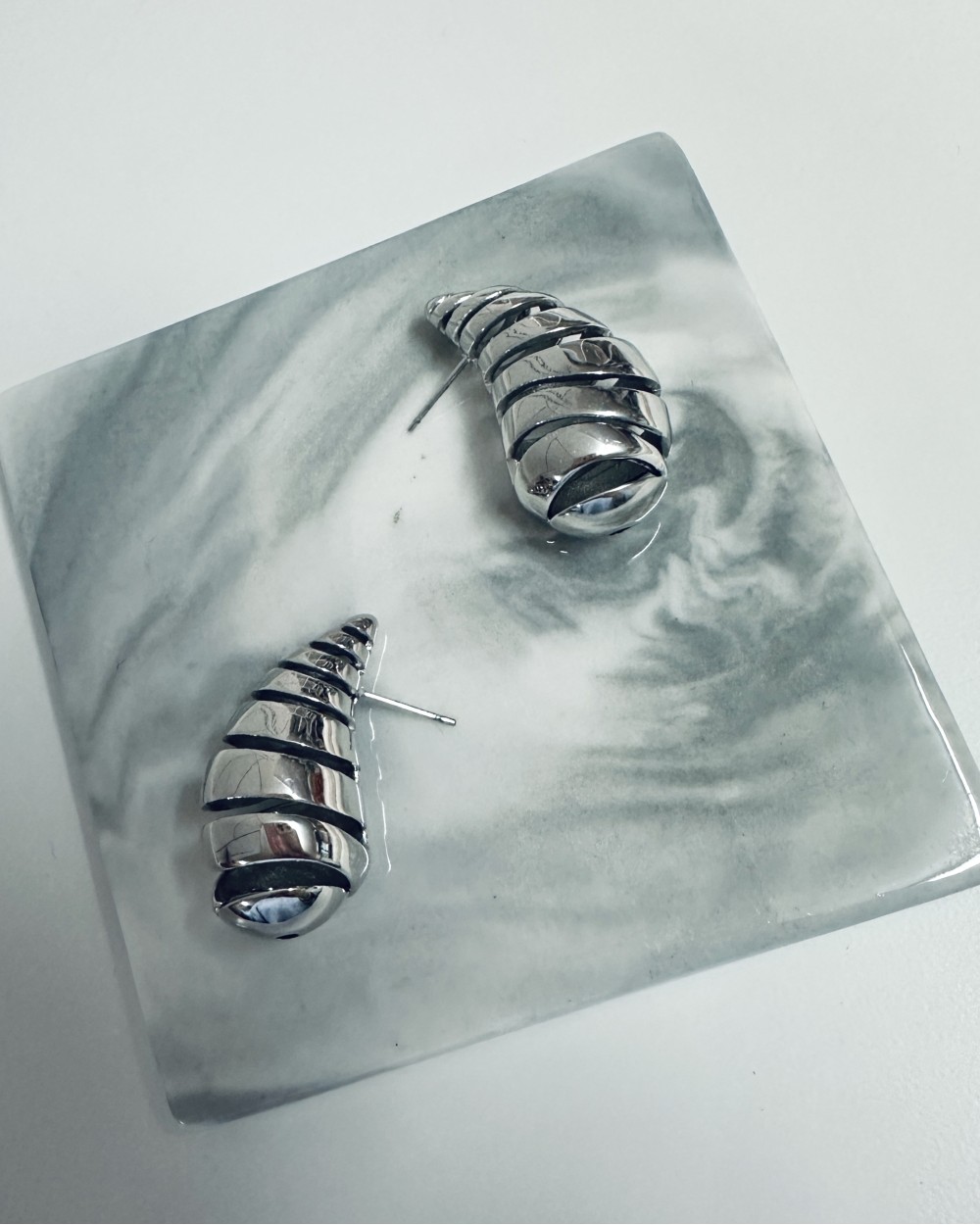 SILVER EARRING