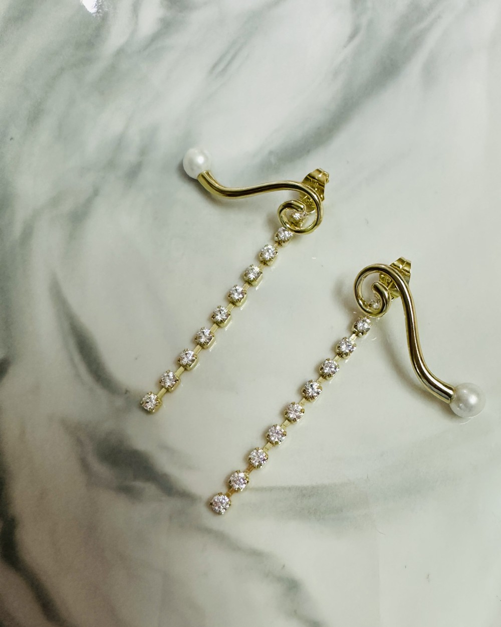 STYLISH PEARL EARRING