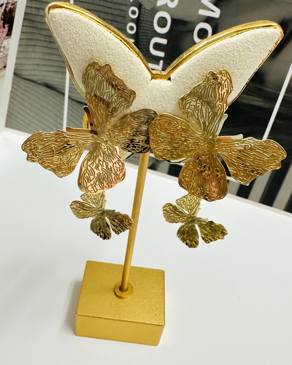 GOLDEN BUTTERFLY EARRING