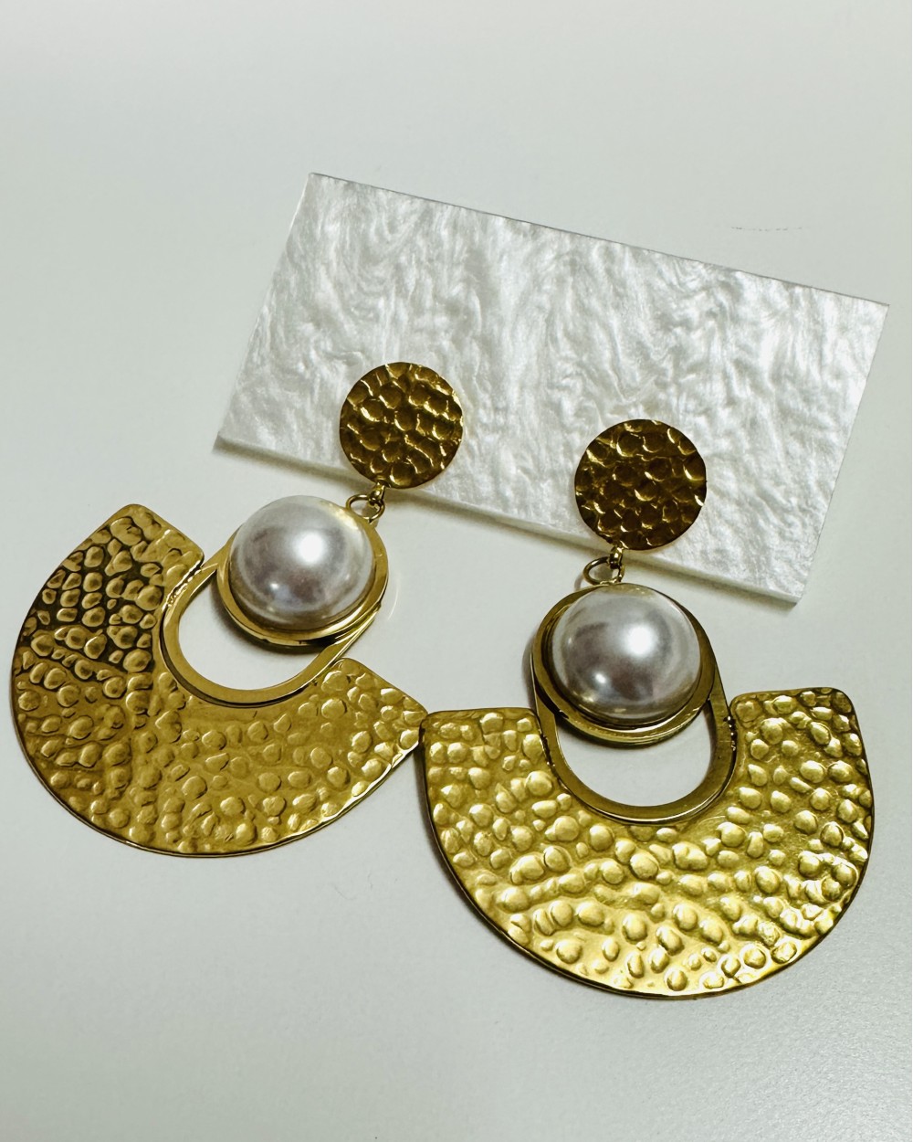 GOLDEN PEARL EARRING