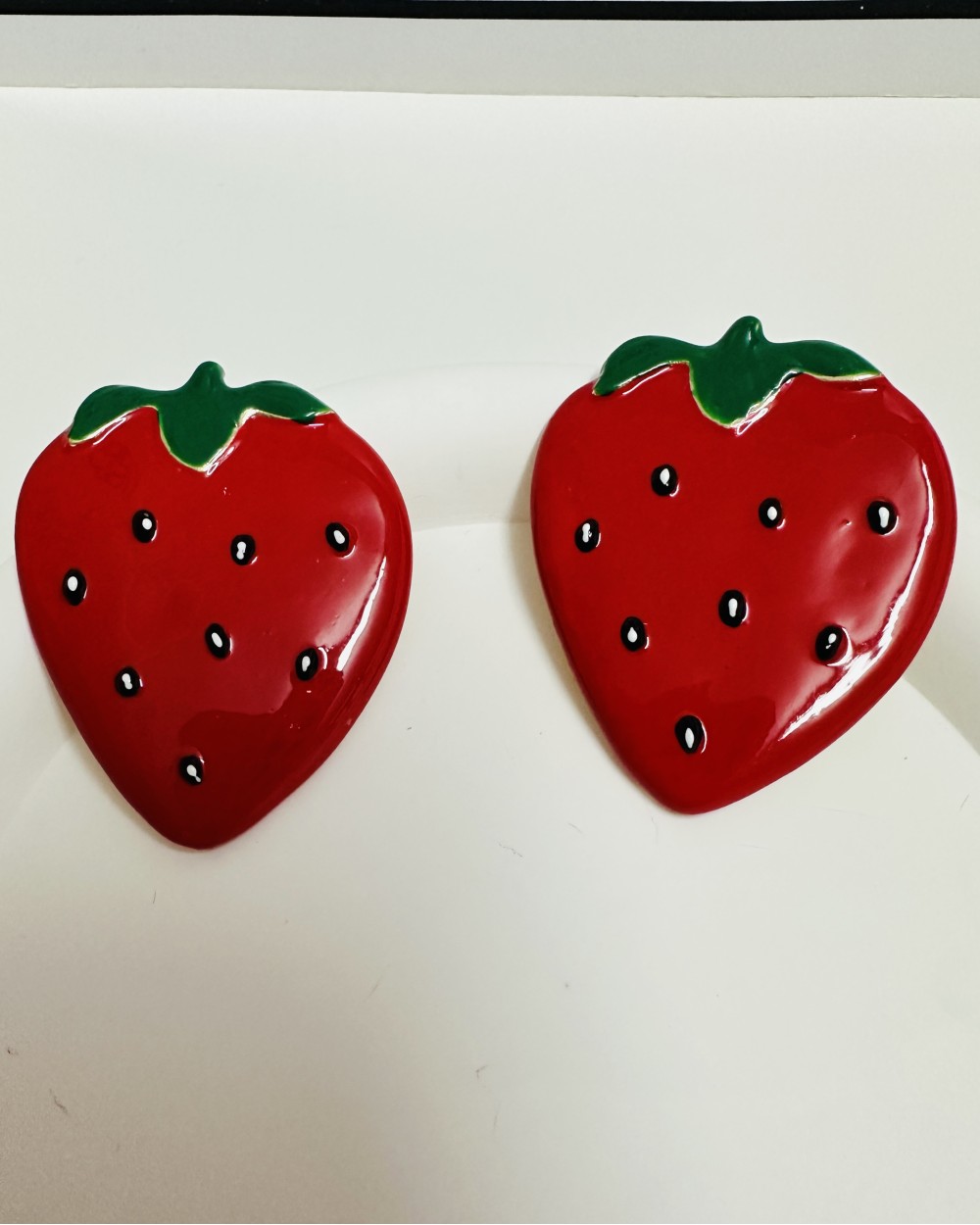 STRAWBERRY EARRING