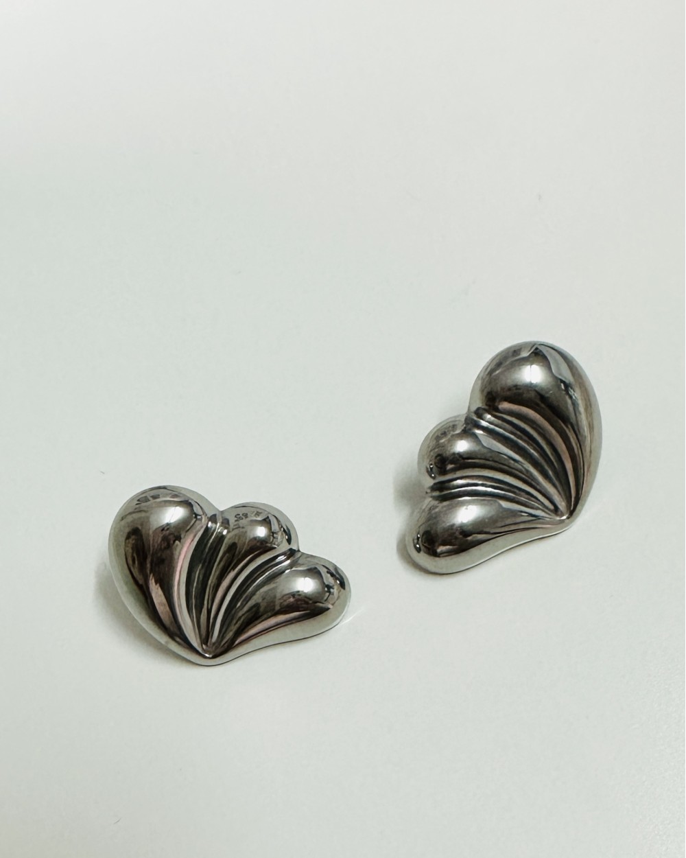 SMALL SILVER EARRING