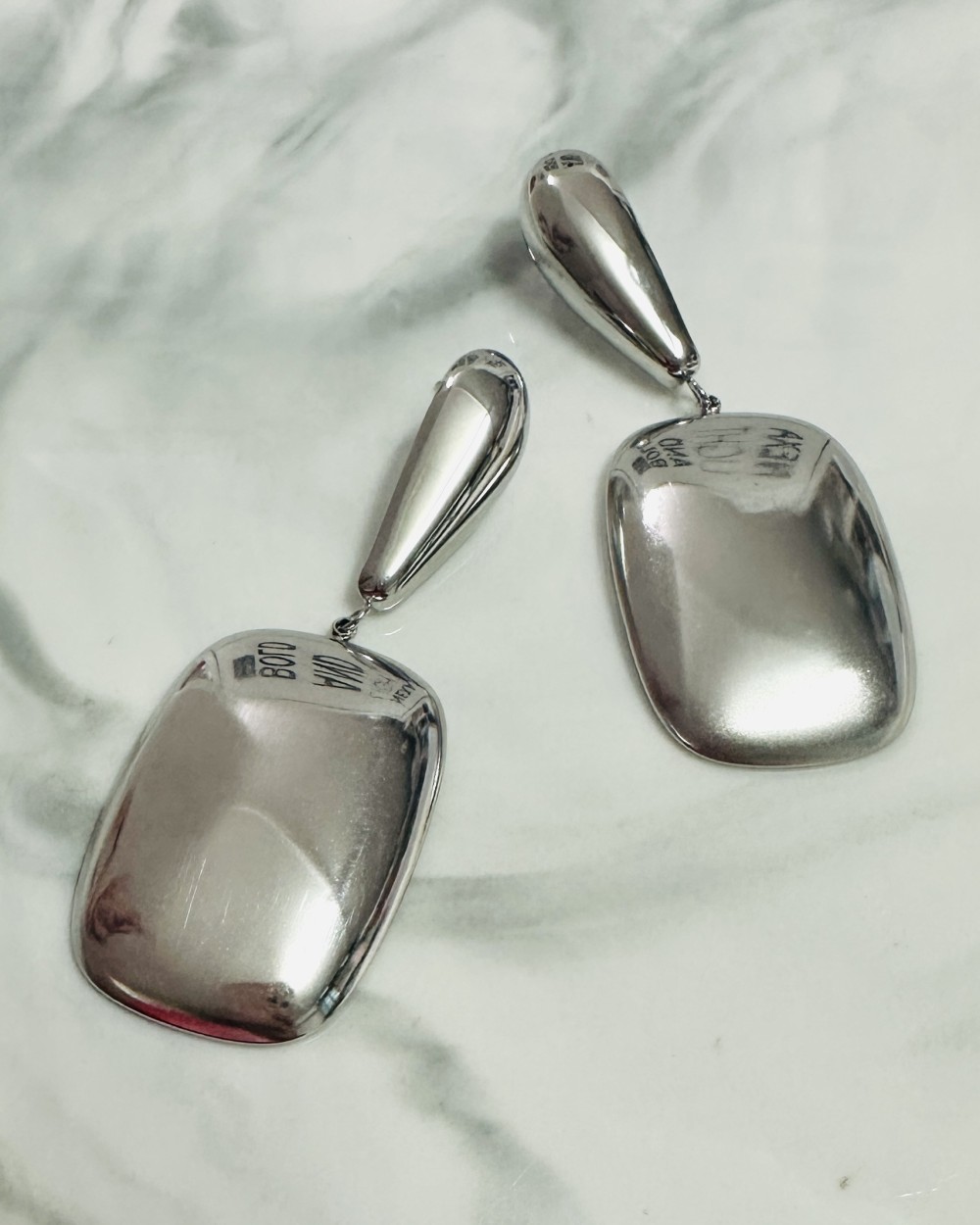 SILVER EARRING