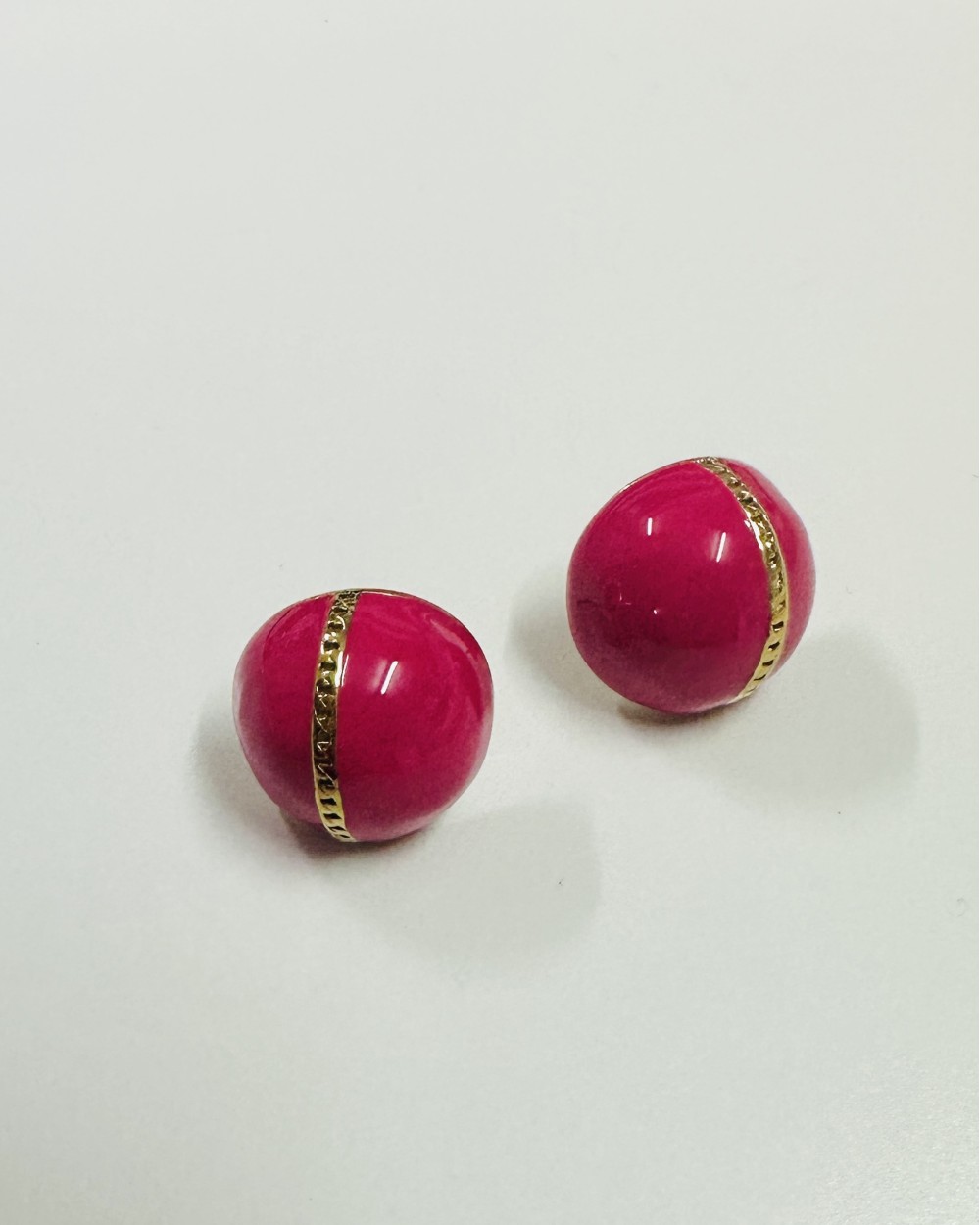 ROUND EARRING