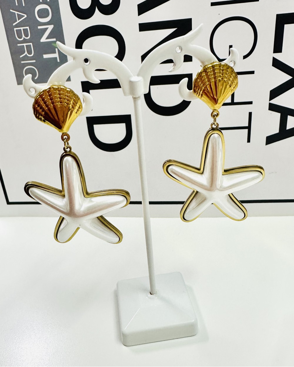 STAR EARRING