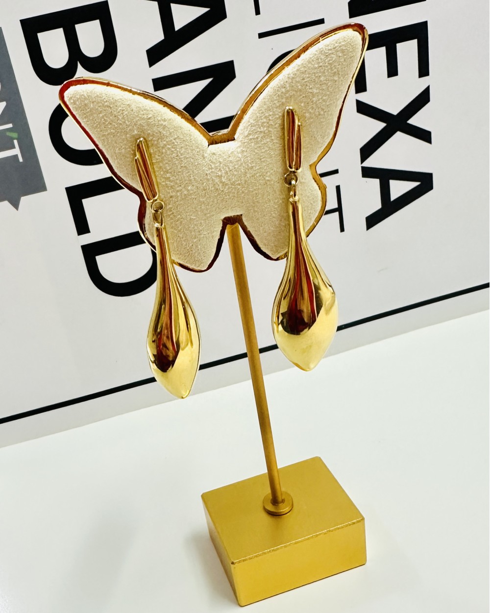 STYLISH GOLDEN EARRING