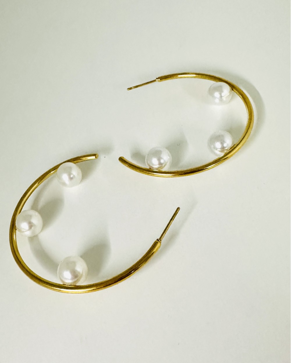 GOLDEN ROUND EARRING