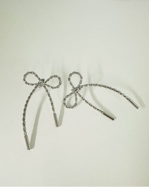SILVER EARRING