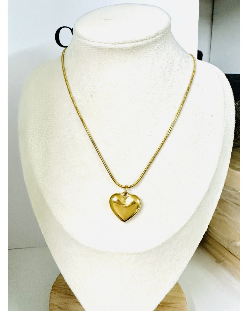 HEART SHAPED NECKLACE