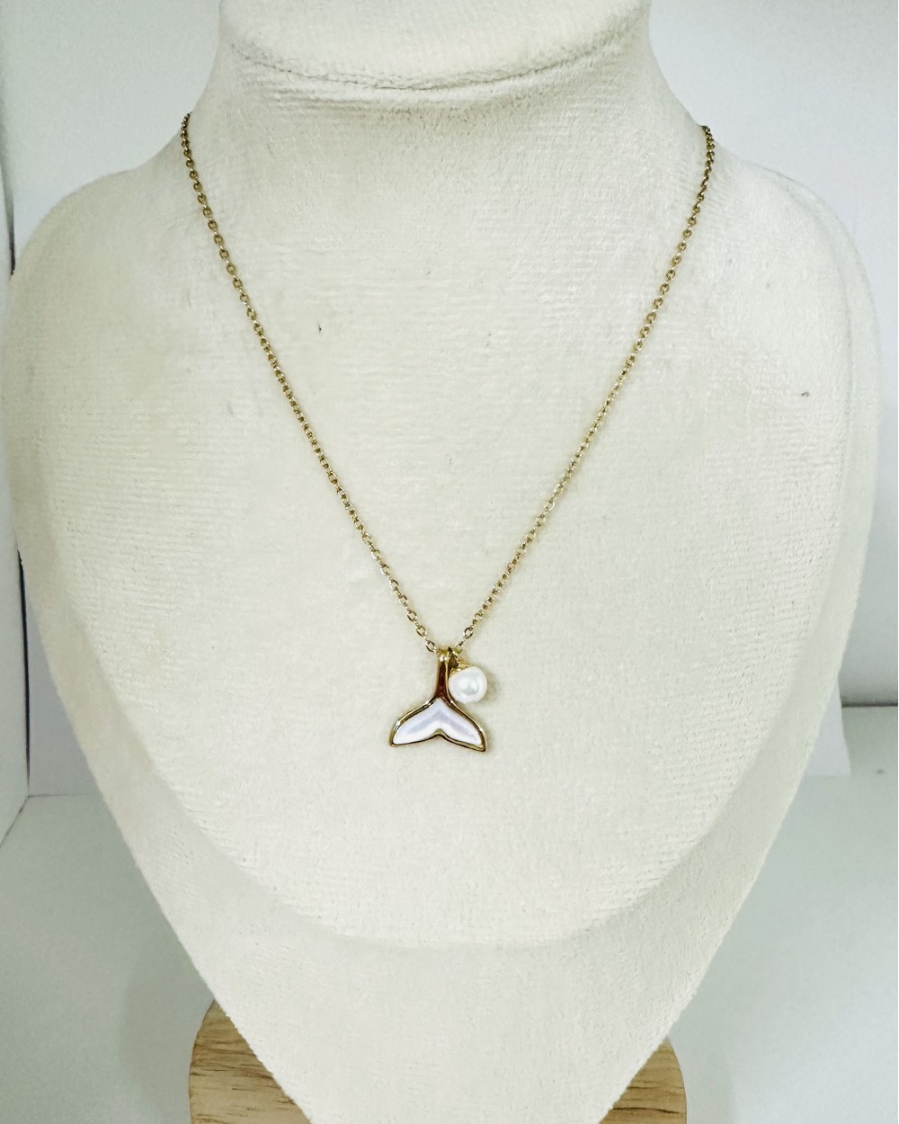 GOLDEN NECKLACE