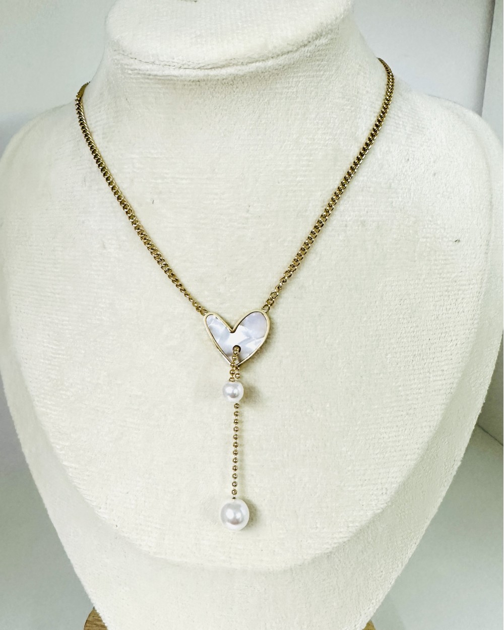 HEART SHAPED NECKLACE