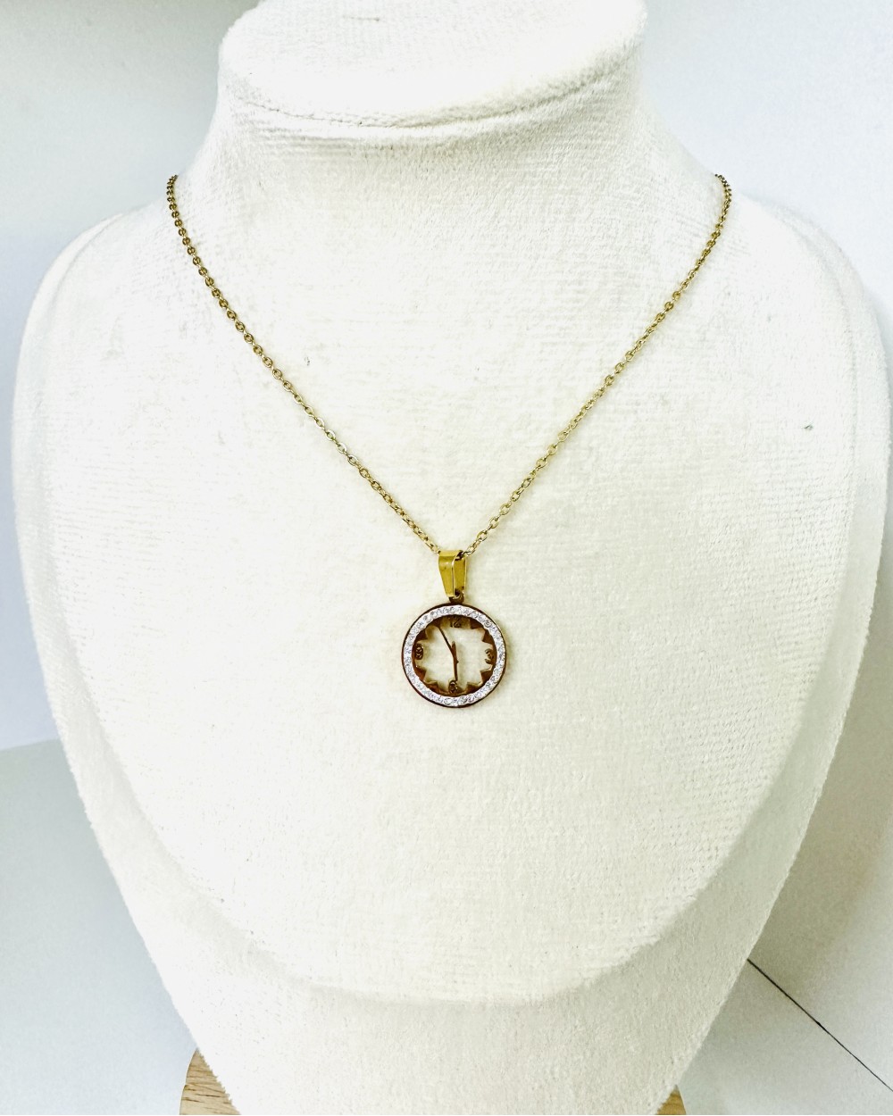GOLDEN NECKLACE