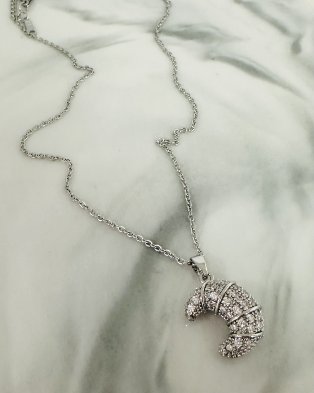 SILVER NECKLACE