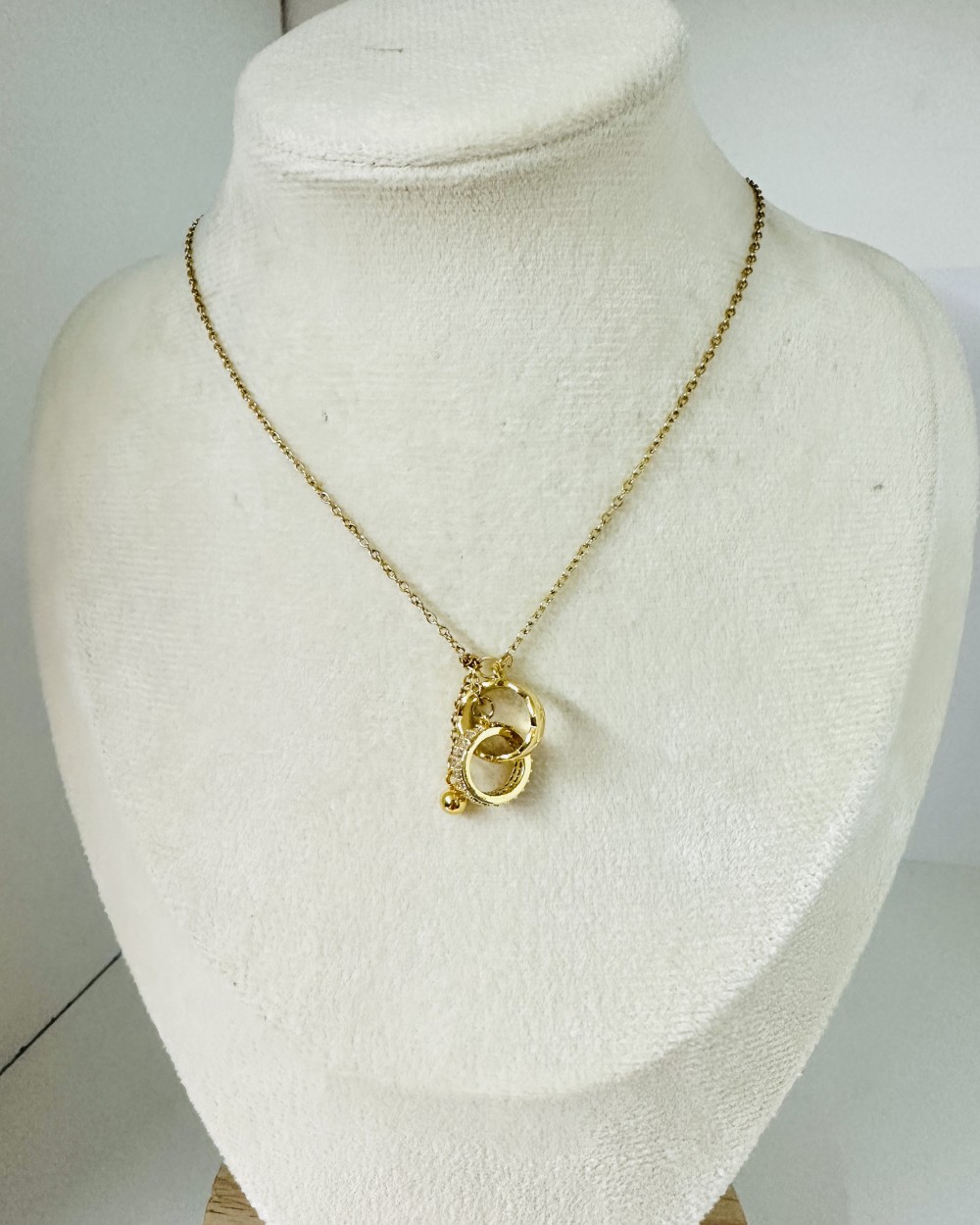 GOLDEN NECKLACE