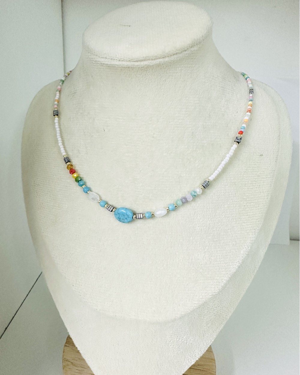 COLOURFUL NECKLACE