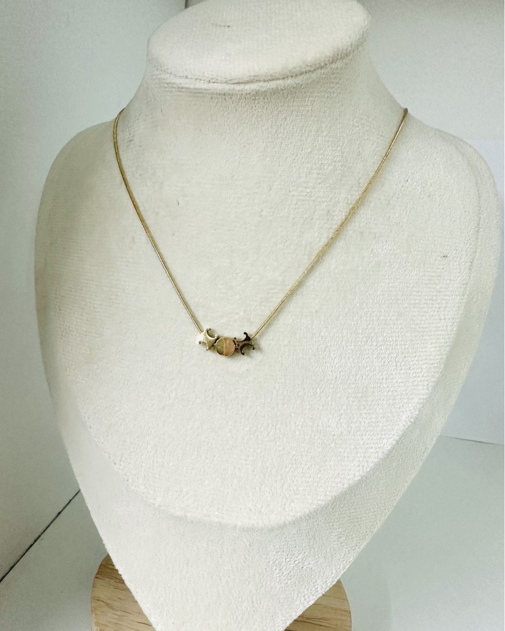 GOLDEN NECKLACE