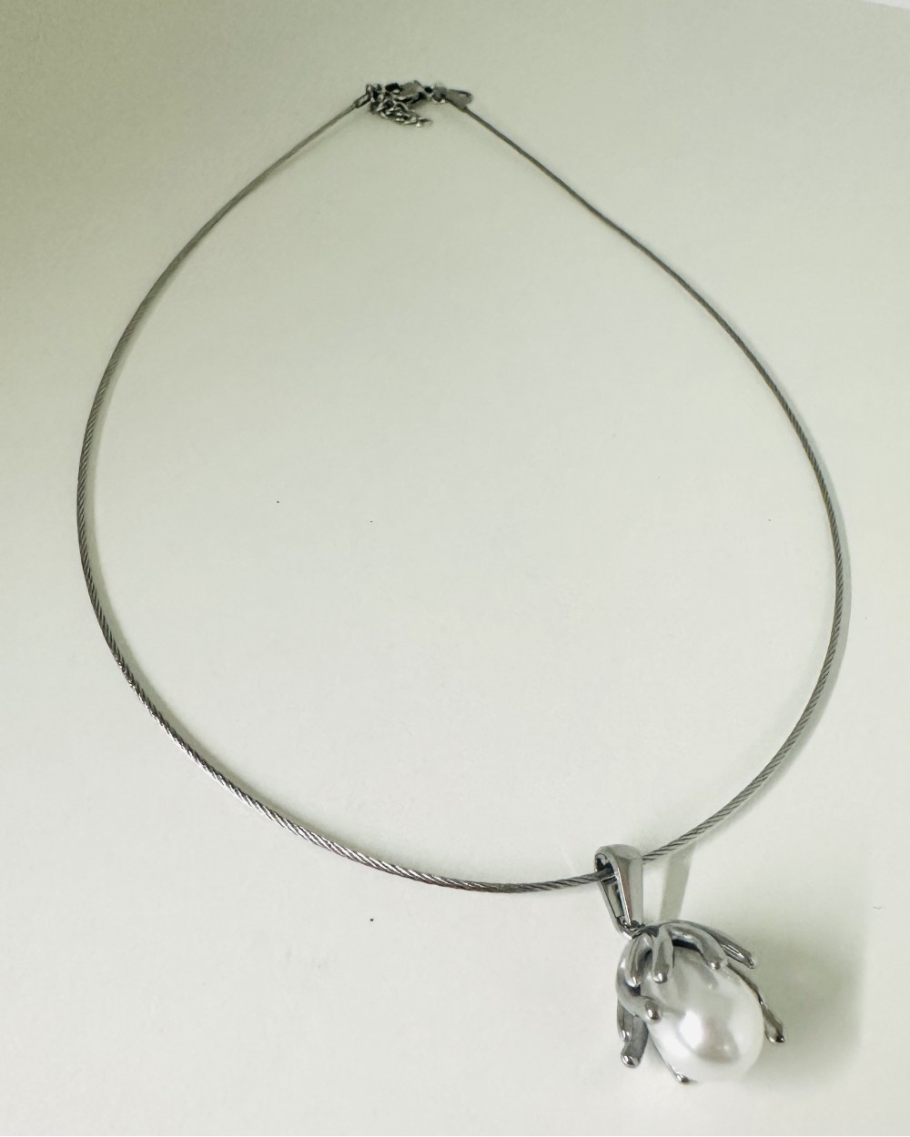 SILVER NECKLACE