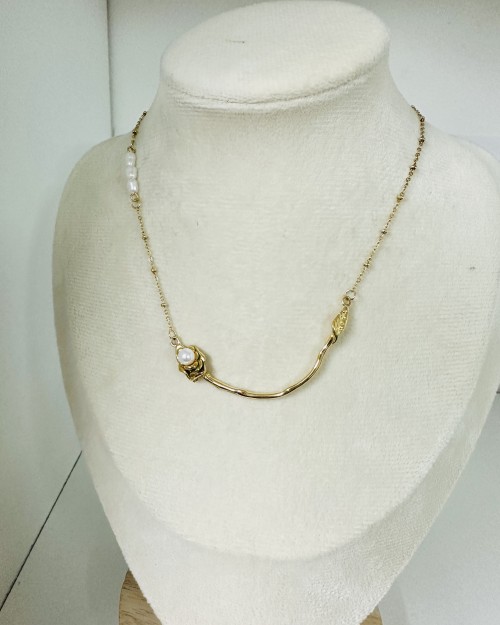 GOLDEN NECKLACE