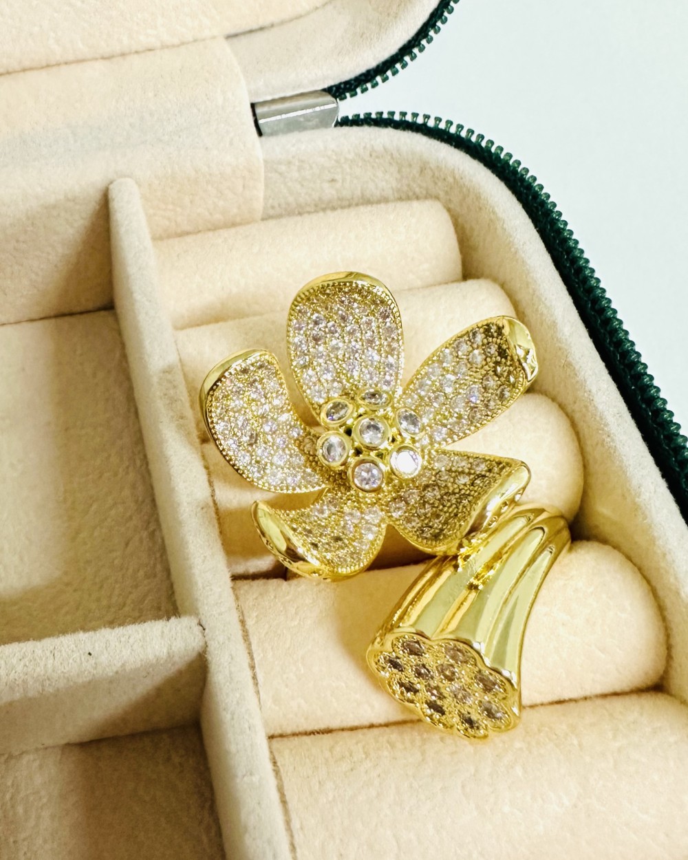 BIG GOLDEN RING