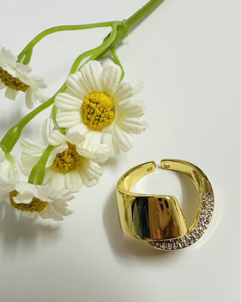 STYLISH GOLDEN RING