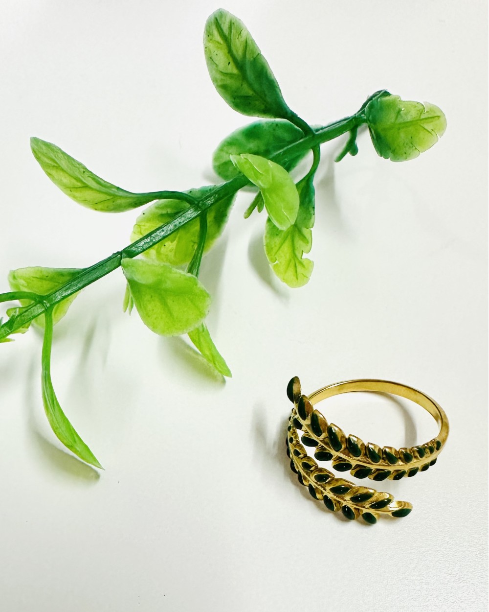 GREEN LEAF RING