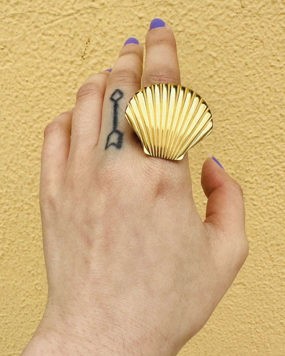 GOLDEN SHELL RING