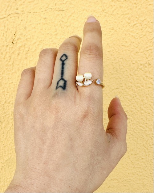CUTE SMALL GOLDEN RING