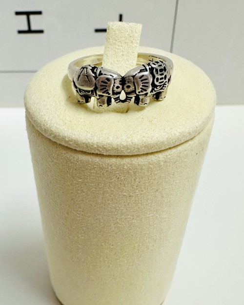 SILVER RING