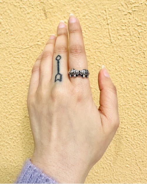 SILVER RING