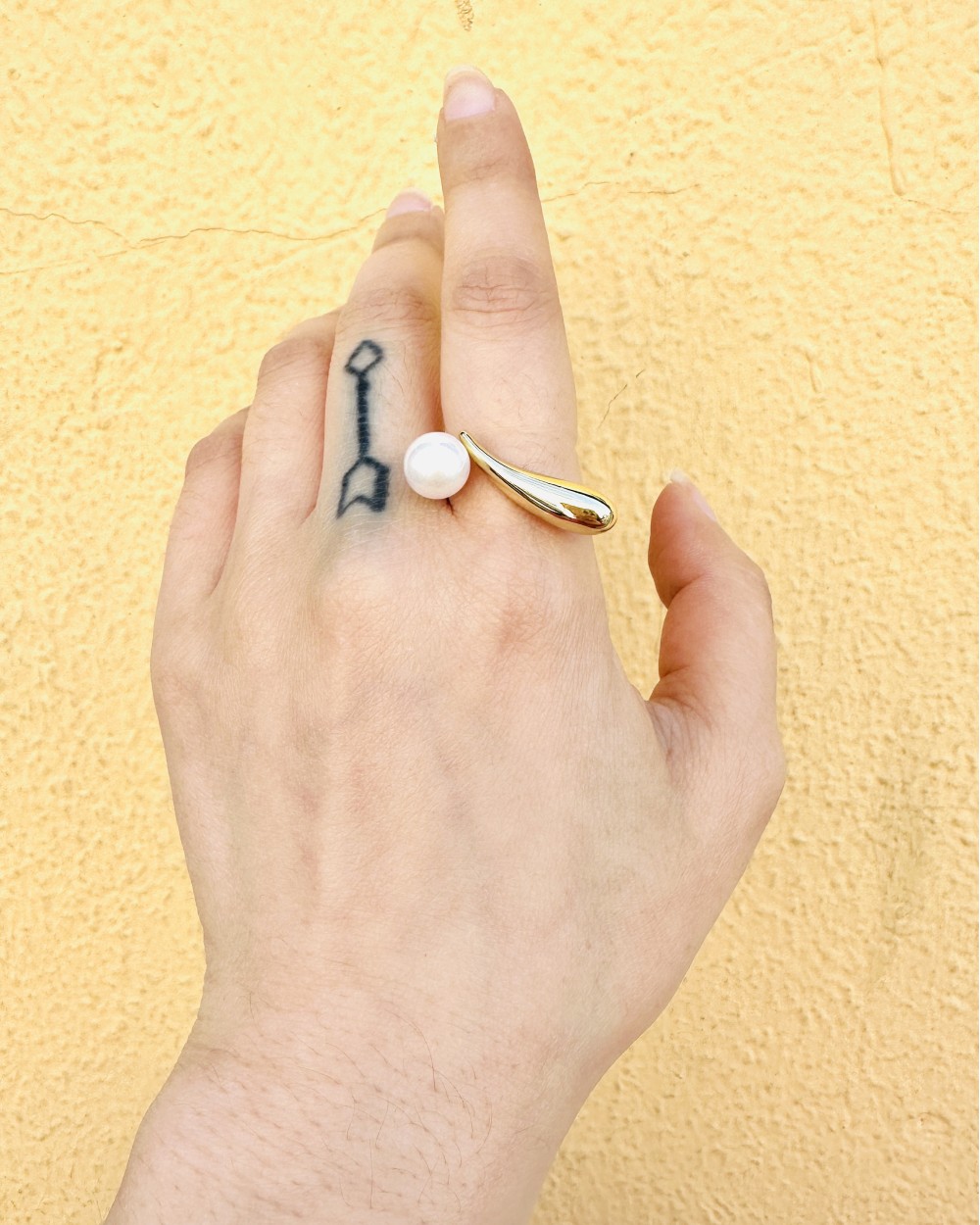 GOLDEN PEARL RING