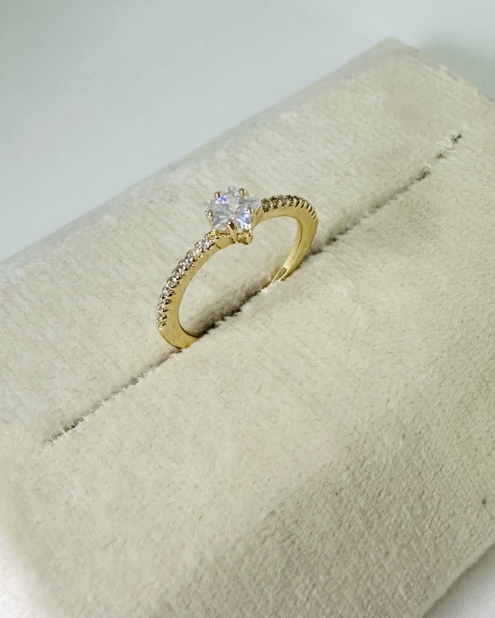 SIMPLE GOLDEN  RING