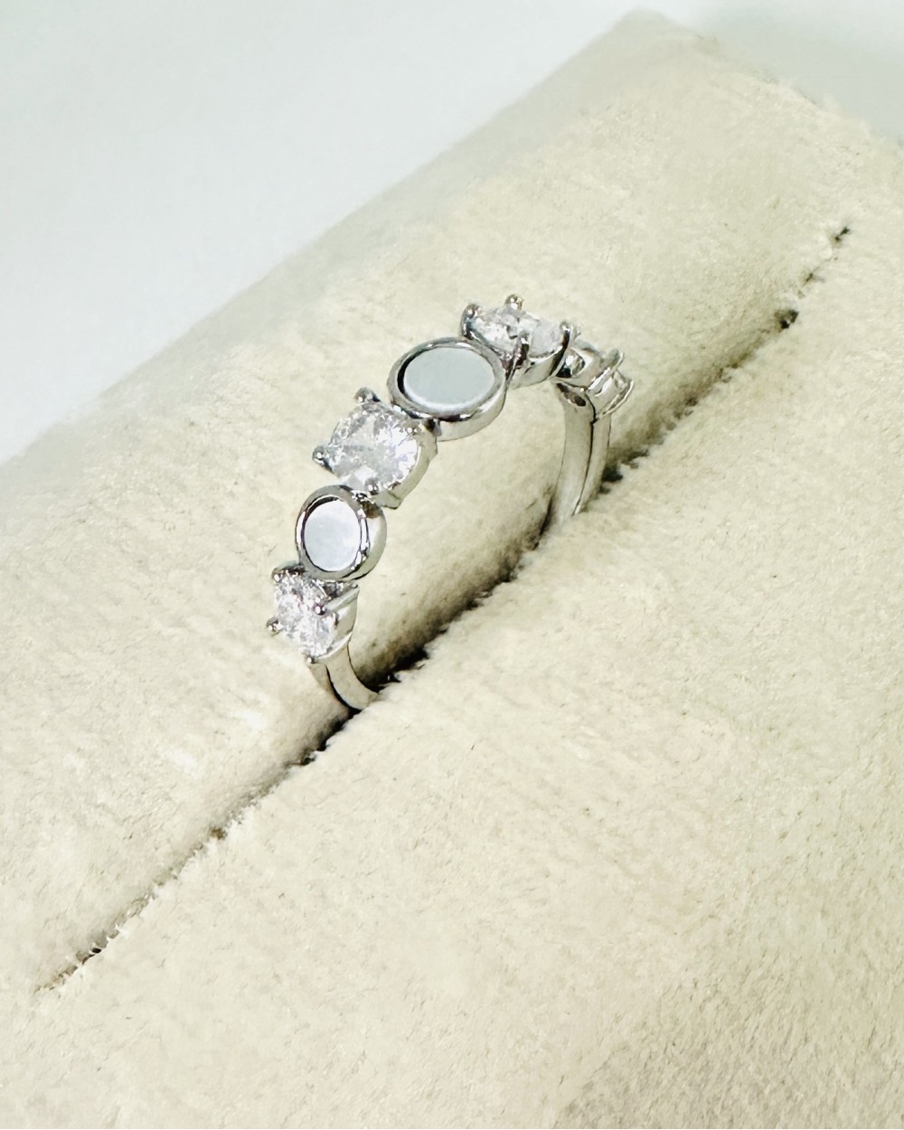 SILVER RING