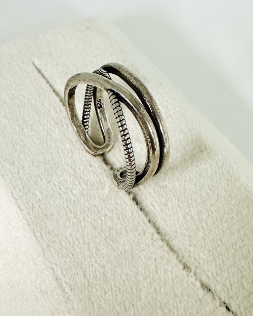 SILVER RING