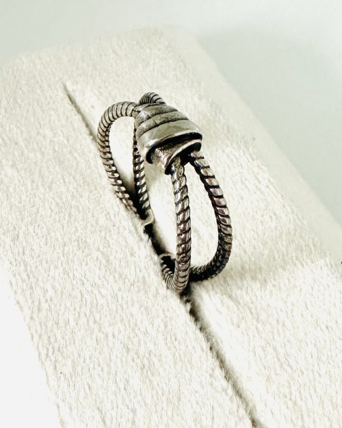 SILVER RING